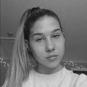 Meet your Posher, Lauren